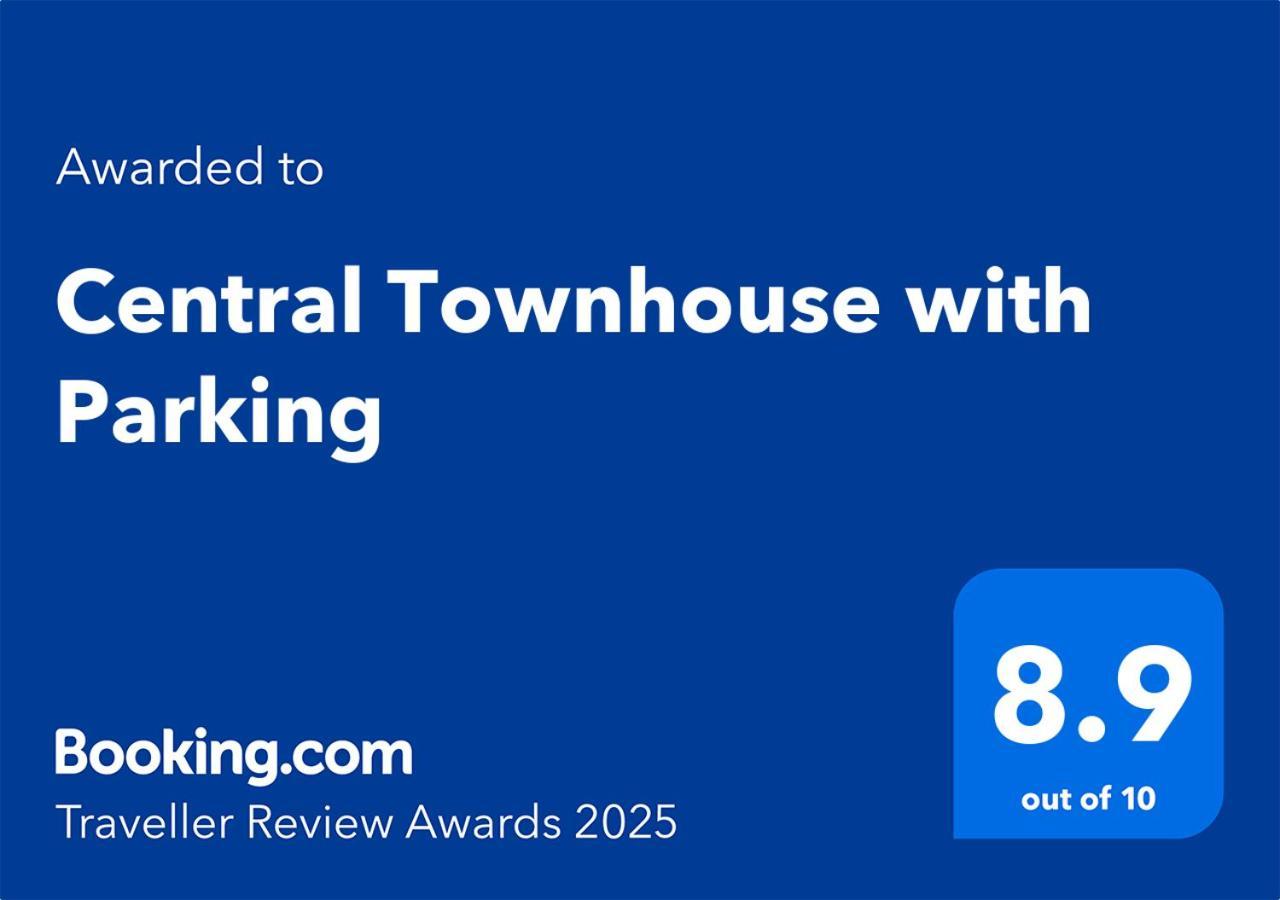 Central Townhouse With Parking Telford Esterno foto
