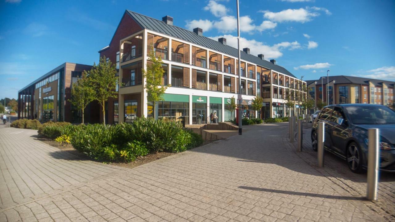 Central Townhouse With Parking Telford Esterno foto